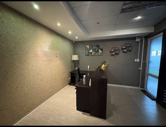 182M² OFFICE FOR SALE IN UMHLANGA CENTRAL